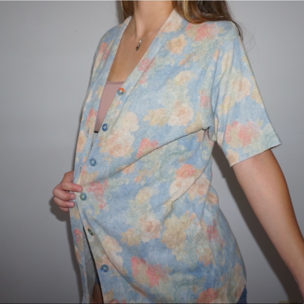 Gabriella T. Floral pastel short-sleeved cardigan